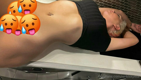 senpaidaddio naked star pictures