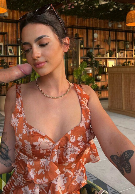 Miaxmon pornstar pics