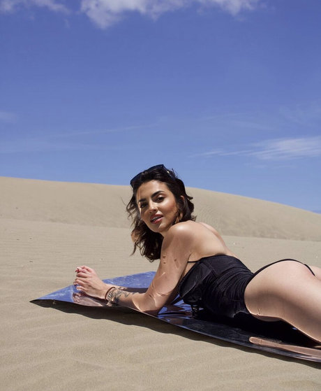 Miaxmon sexy actress images