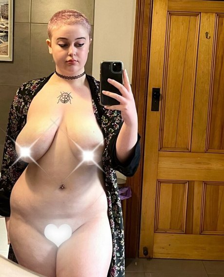 milabloomoo model high quality picture