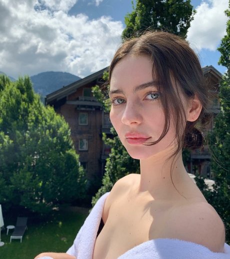 Meadow Walker xxx actress pics