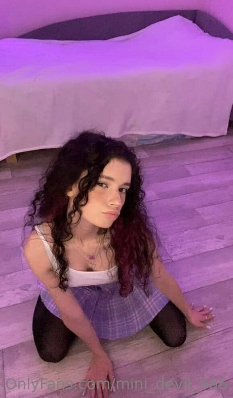 mini devil 666 beautiful actress pictures