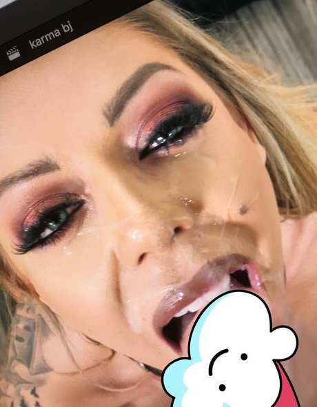 karmarx naked model photo