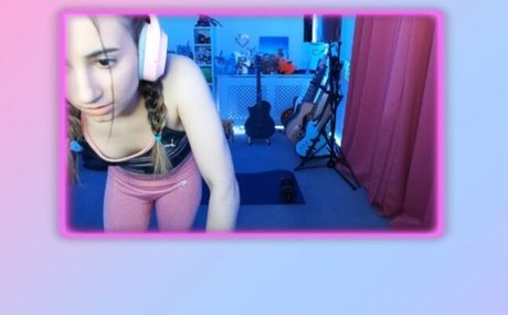 Millie Mossiae top model photos