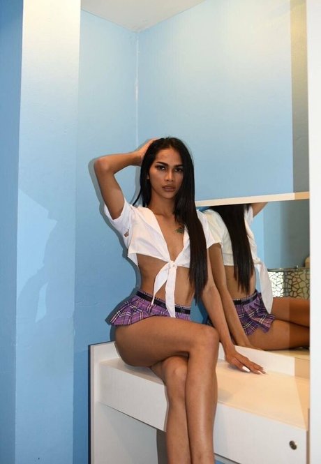 transsohot model nudes archive