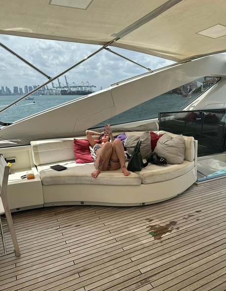 bhadbhabie pornstar hd pic