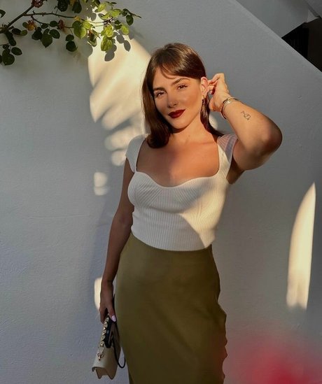 Andrea Duro erotic star picture