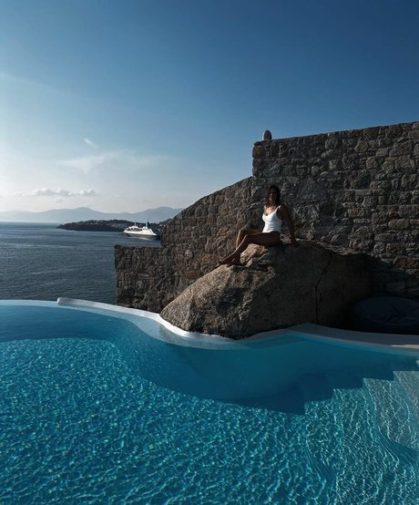 Andrea Duro nudes model photos