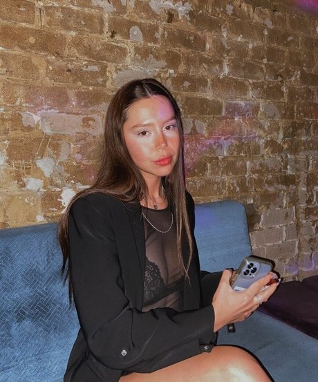 Emma Roob pornstar exclusive pictures