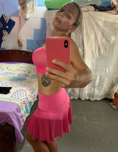 theonejuana nude model archive