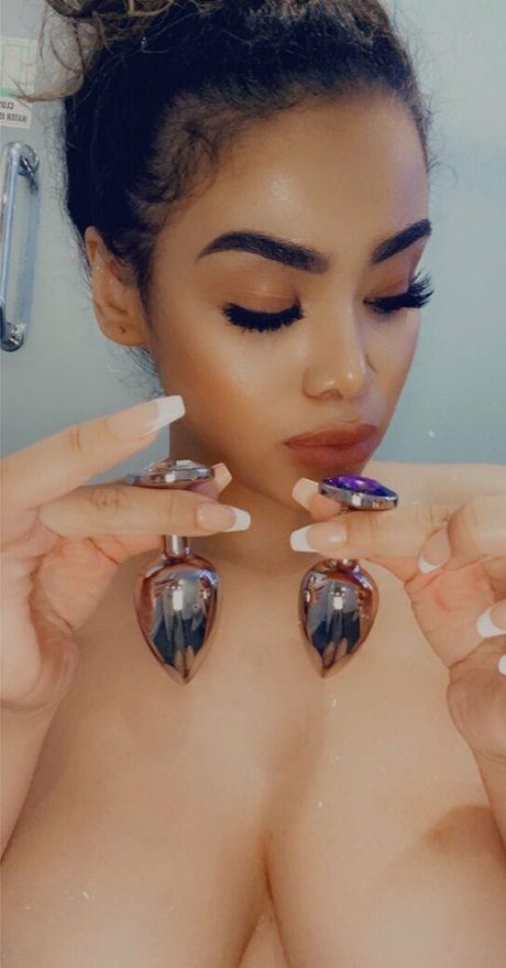 sheismichaela model porn image