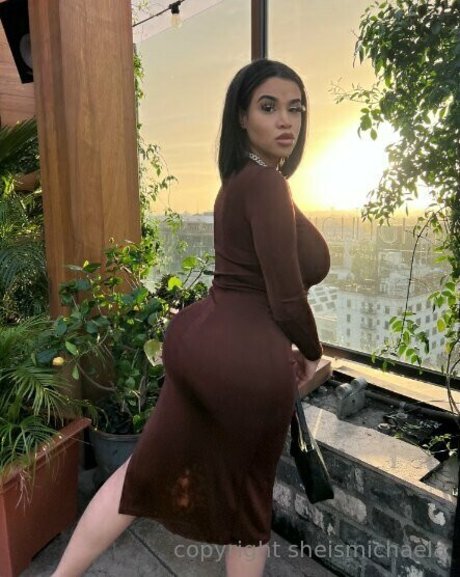 sheismichaela art model photos