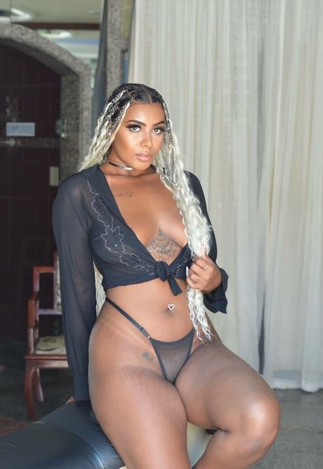 Evelyn Souza high quality actress photo