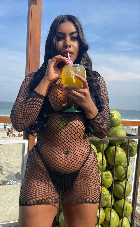 Evelyn Souza star adult pics