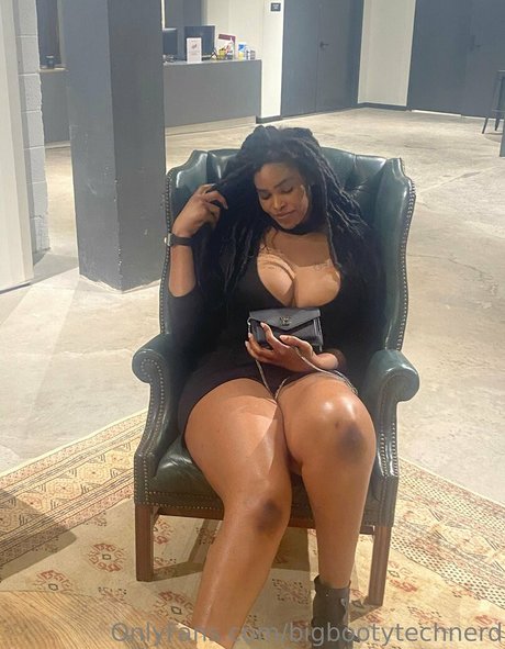 bigbootytechnerd exclusive star picture