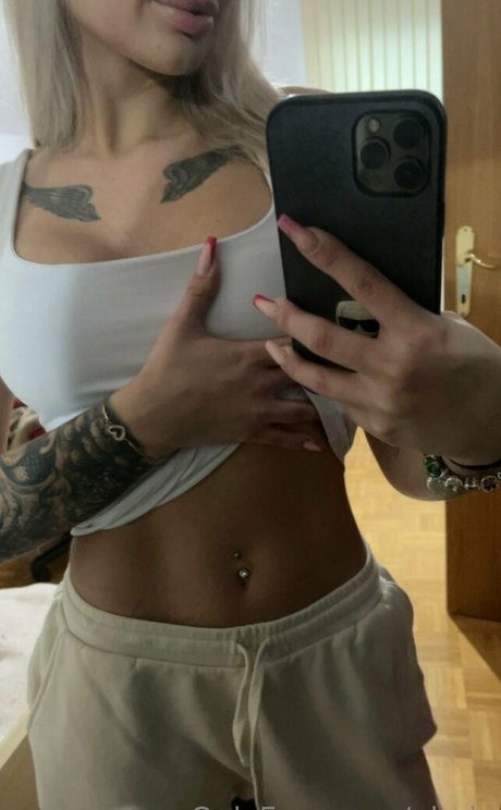 glxriq porn star img