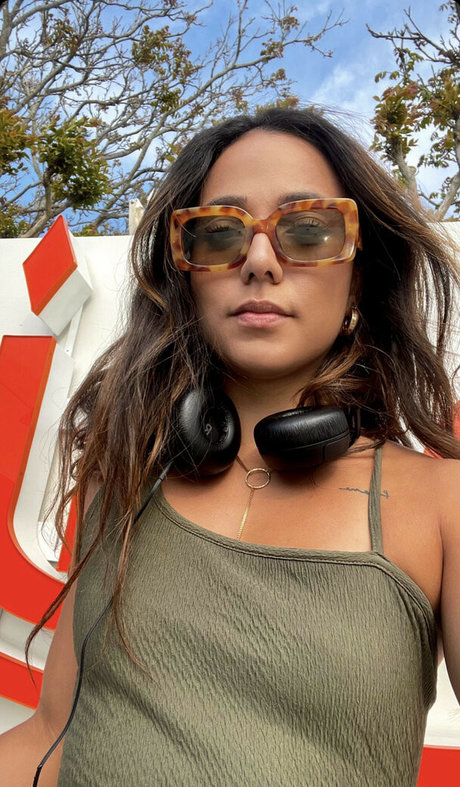 Mariane Sakay nice star image