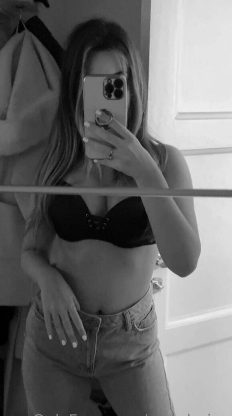 Alice Sins pornstar img