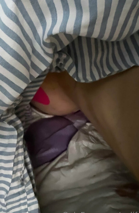 NOLIF porn model photo