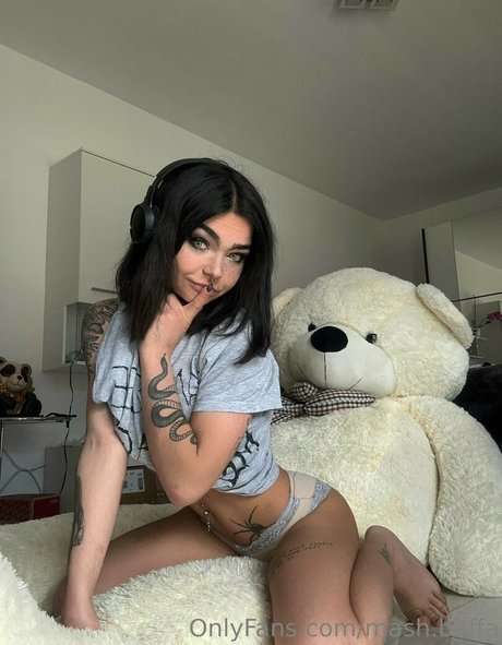 littlemash model exclusive photo