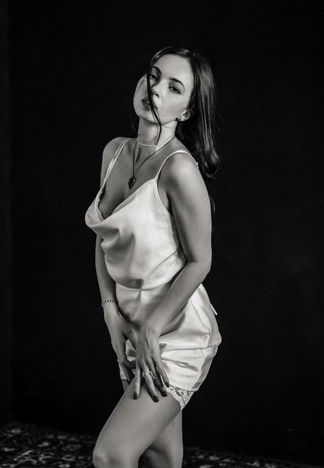 Sunshine13_ art actress gallery