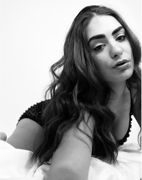 Veronica Correia perfect actress gallery