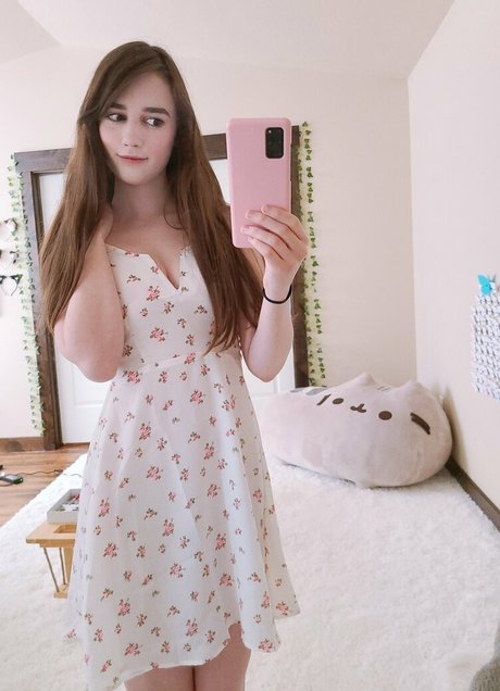 MFC Kitty high quality actress images