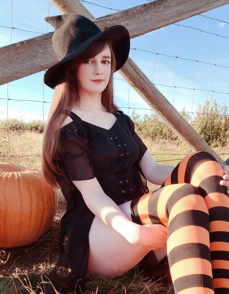 MFC Kitty star art pictures