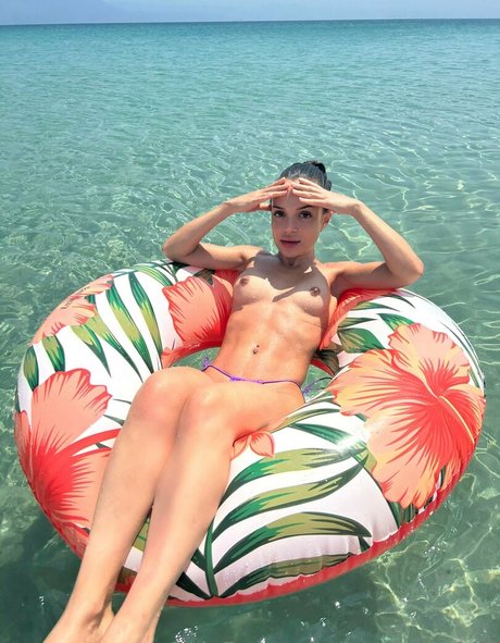 itsangela007 free star img