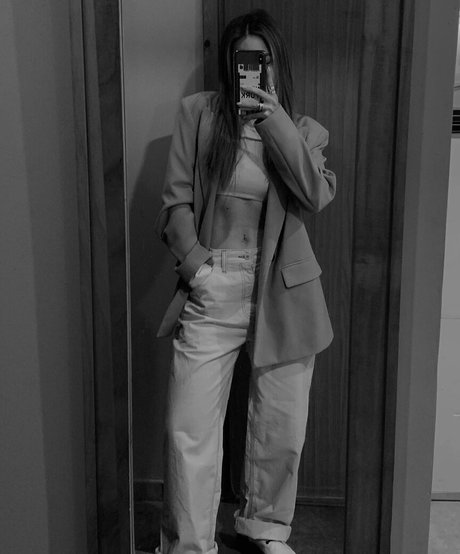 Effy Palarya art star photo