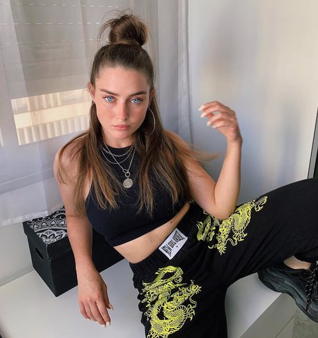 Effy Palarya perfect pornstar pictures