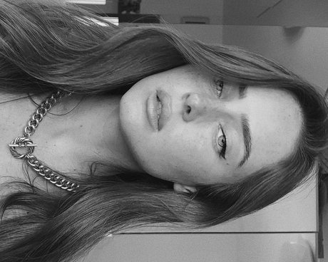 Effy Palarya star high quality galleries