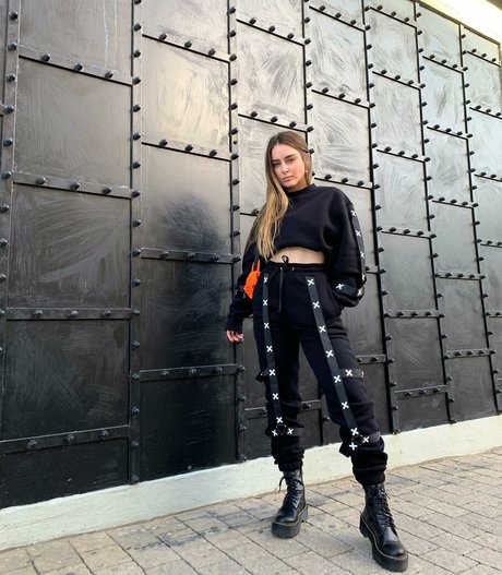 Effy Palarya star pornographic images