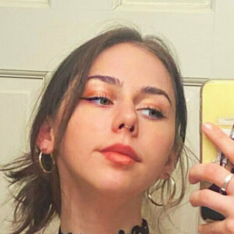 mayasingsfree naked model img