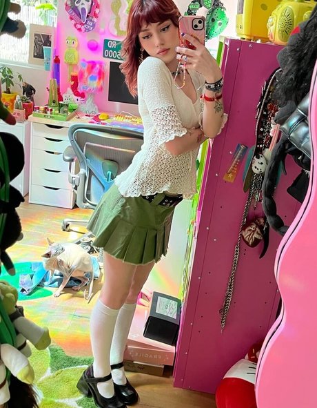 Kailee Morgue model nude picture