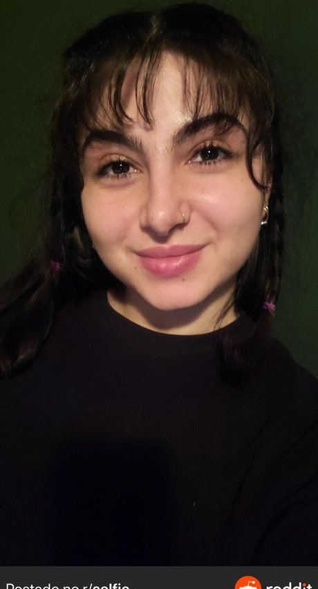 bl00m00n xxx model gallery