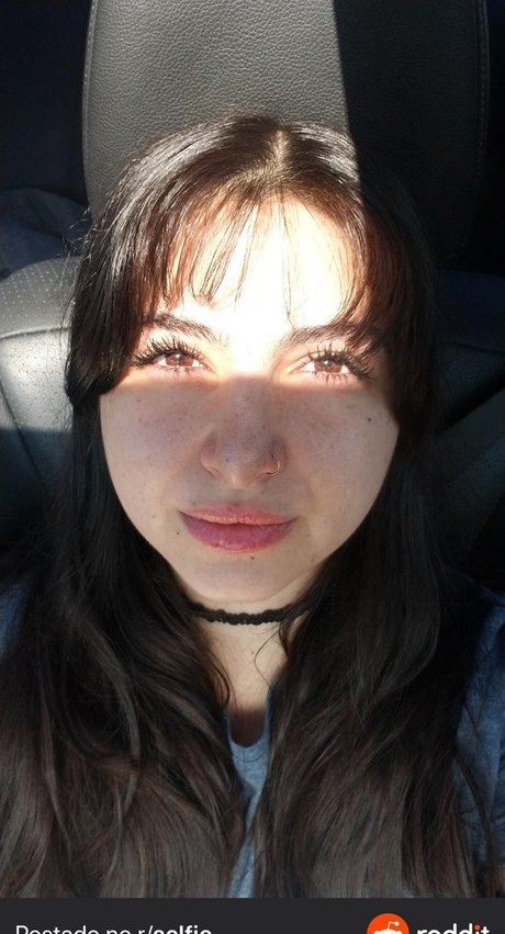 bl00m00n pornstar naked images