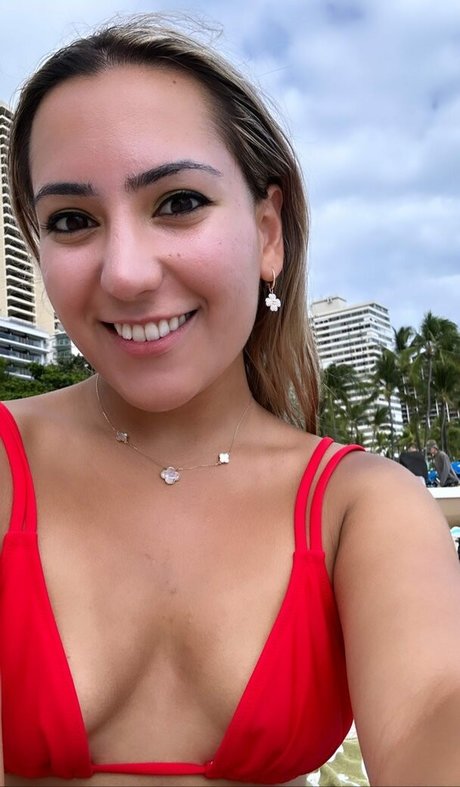 Selina Amini model nude photos