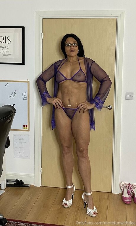 morefunwithdee nice pornstar img