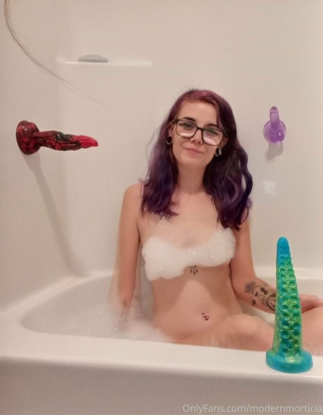 modernmorticia pornographic star photos