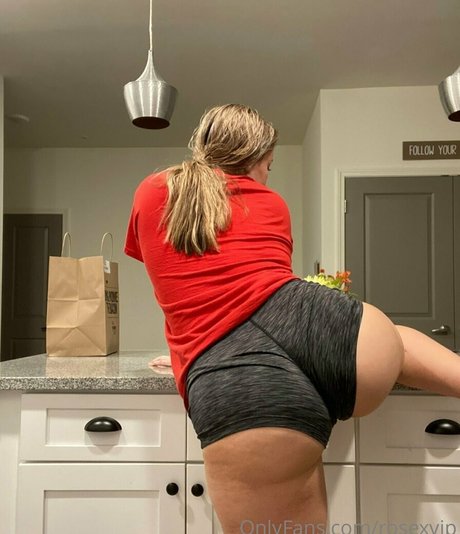 yourgirlfriendrose high quality model galleries