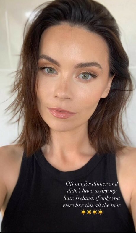 Mairead Carlin erotic model img