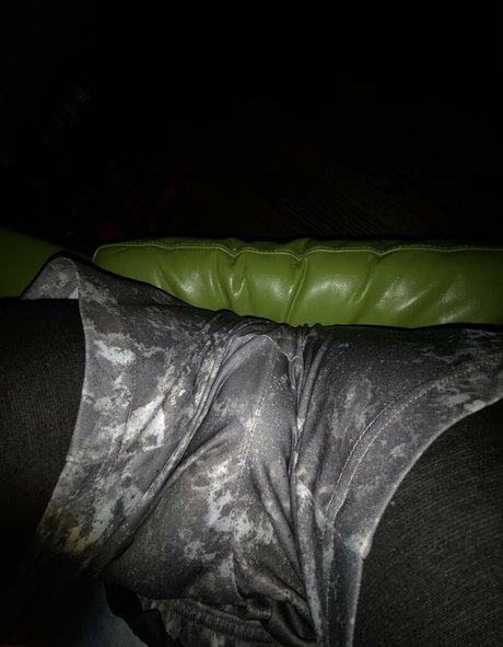 massivetool123 sexy model img