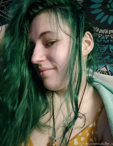 eating onlyfans hot naked pics