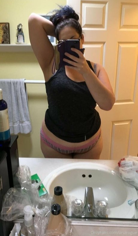 ariarogue exclusive actress image