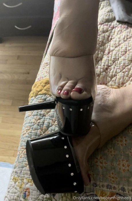 bootyhighheels hot actress img