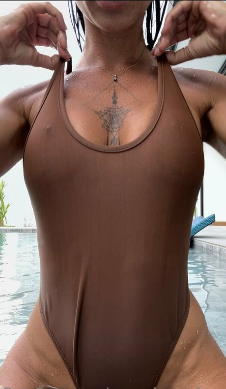 roxysdreamfree model porn photo