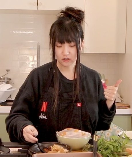 Aria Saki sexy model photo