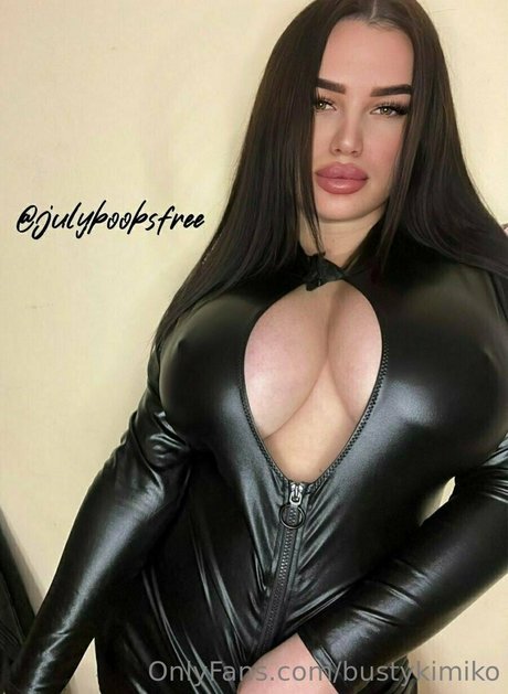 bustykimiko nude actress picture