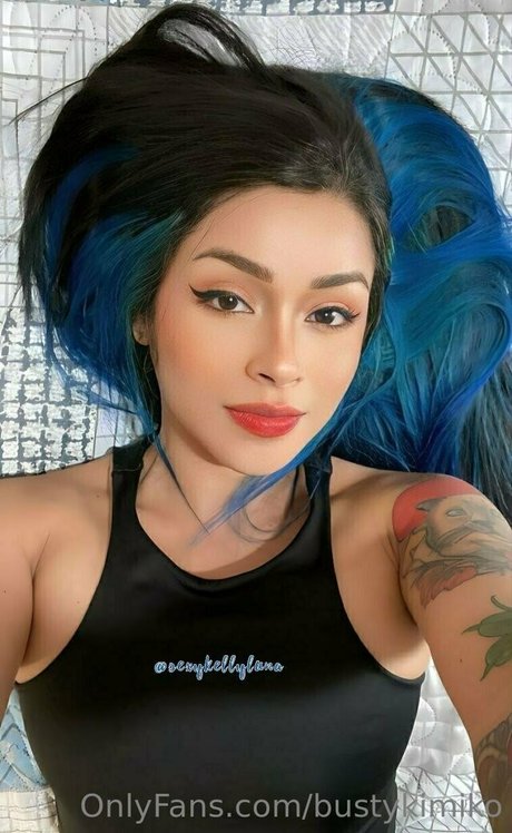 bustykimiko exclusive model pics